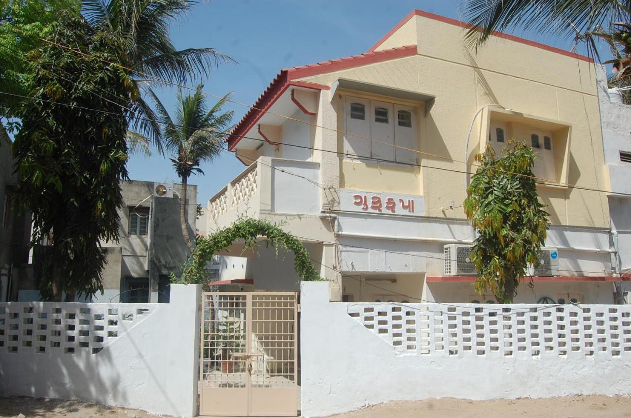 Gurukrupa Bunglow Dwārka Esterno foto